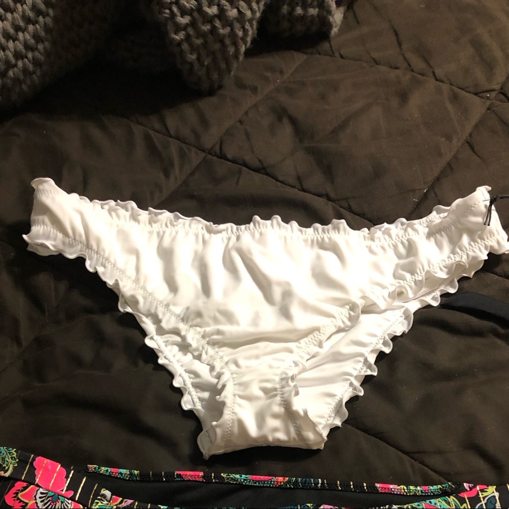 New with tags bikini bottoms